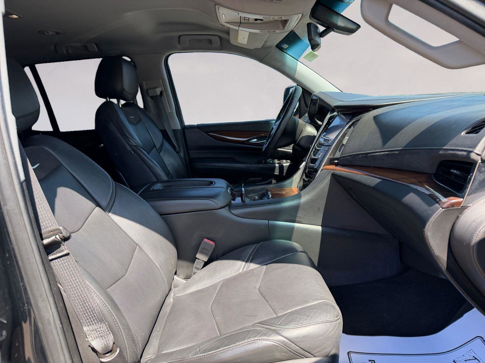 Used 2017 Cadillac Escalade 2WD image 15