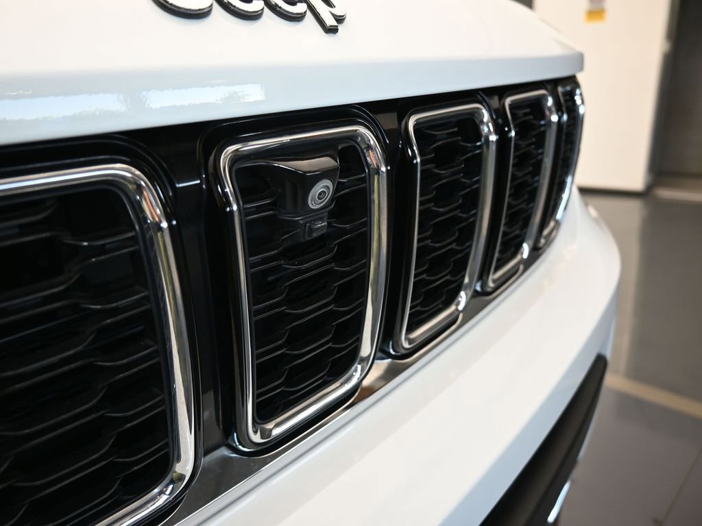 Used 2021 Jeep Grand Cherokee L Limited w/ Luxury Tech Group II image 52