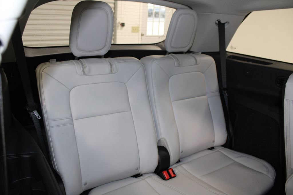 New 2026 Lincoln Aviator 2WD w/ Jet Appearance Package image 33