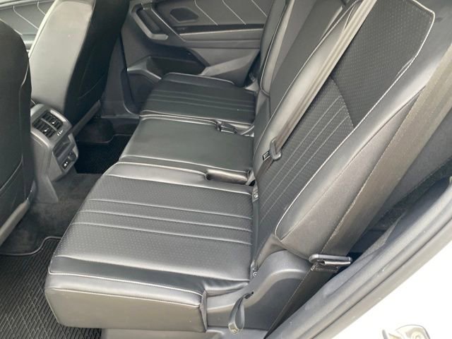 Used 2022 Volkswagen Tiguan SE image 16