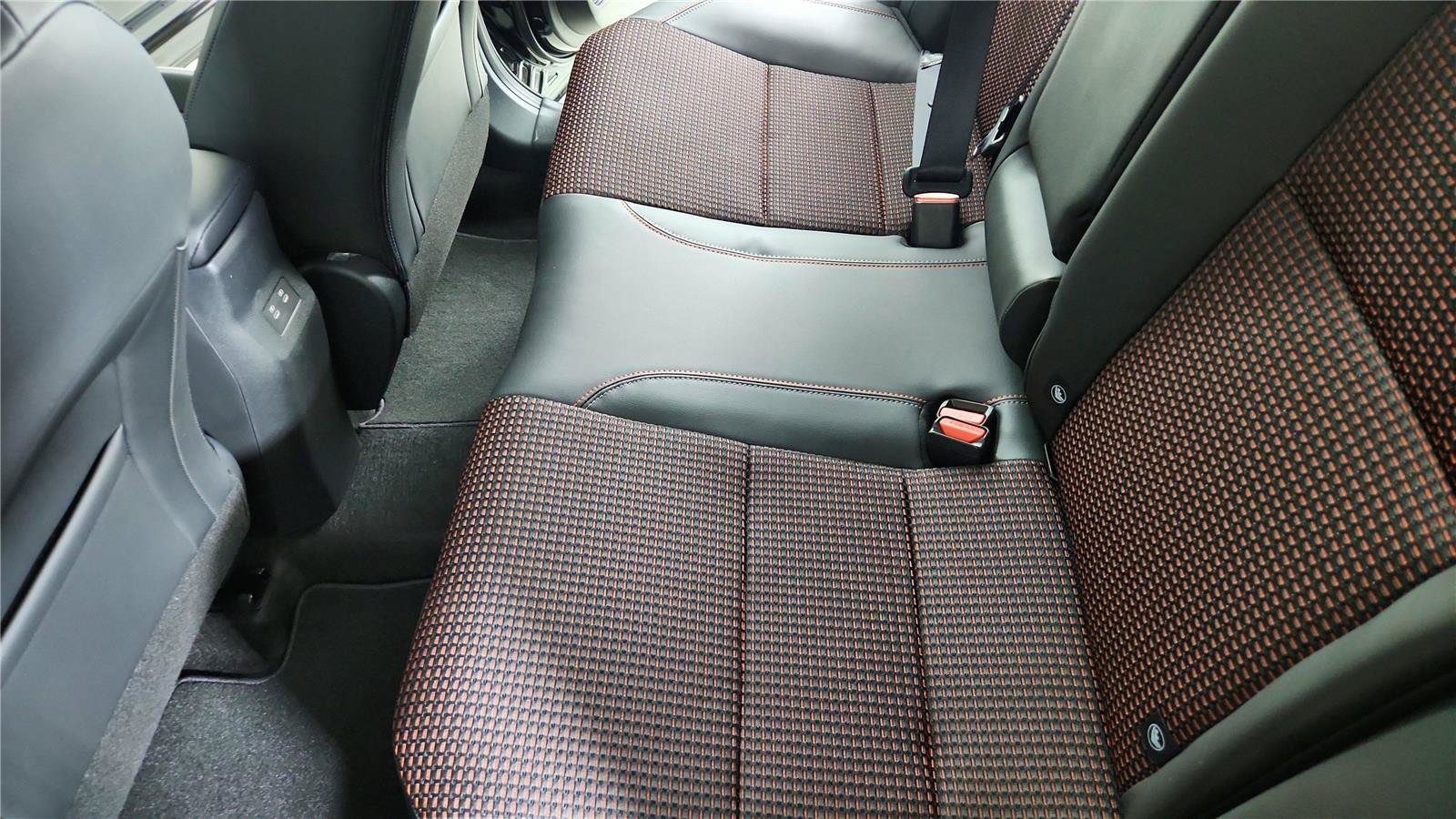 Certified 2025 Nissan Kicks SR FWD image 19