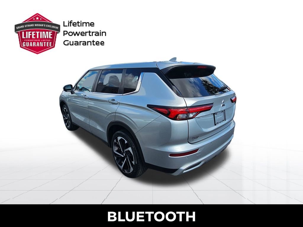 Used 2023 Mitsubishi Outlander SE image 4