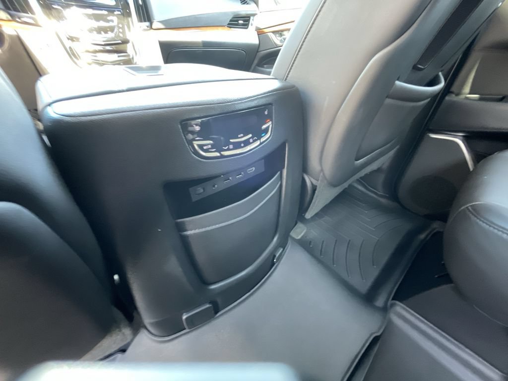Certified 2018 Cadillac Escalade Premium Luxury AWD/4WD image 20