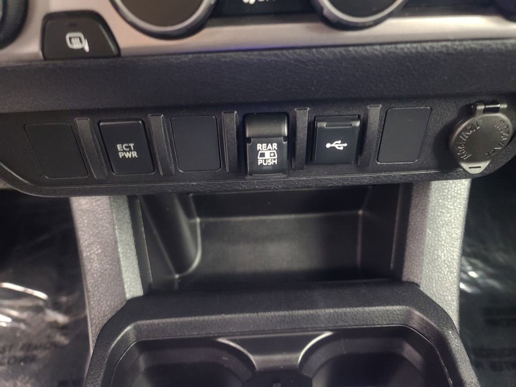 Used 2023 Toyota Tacoma SR5 AWD/4WD image 37