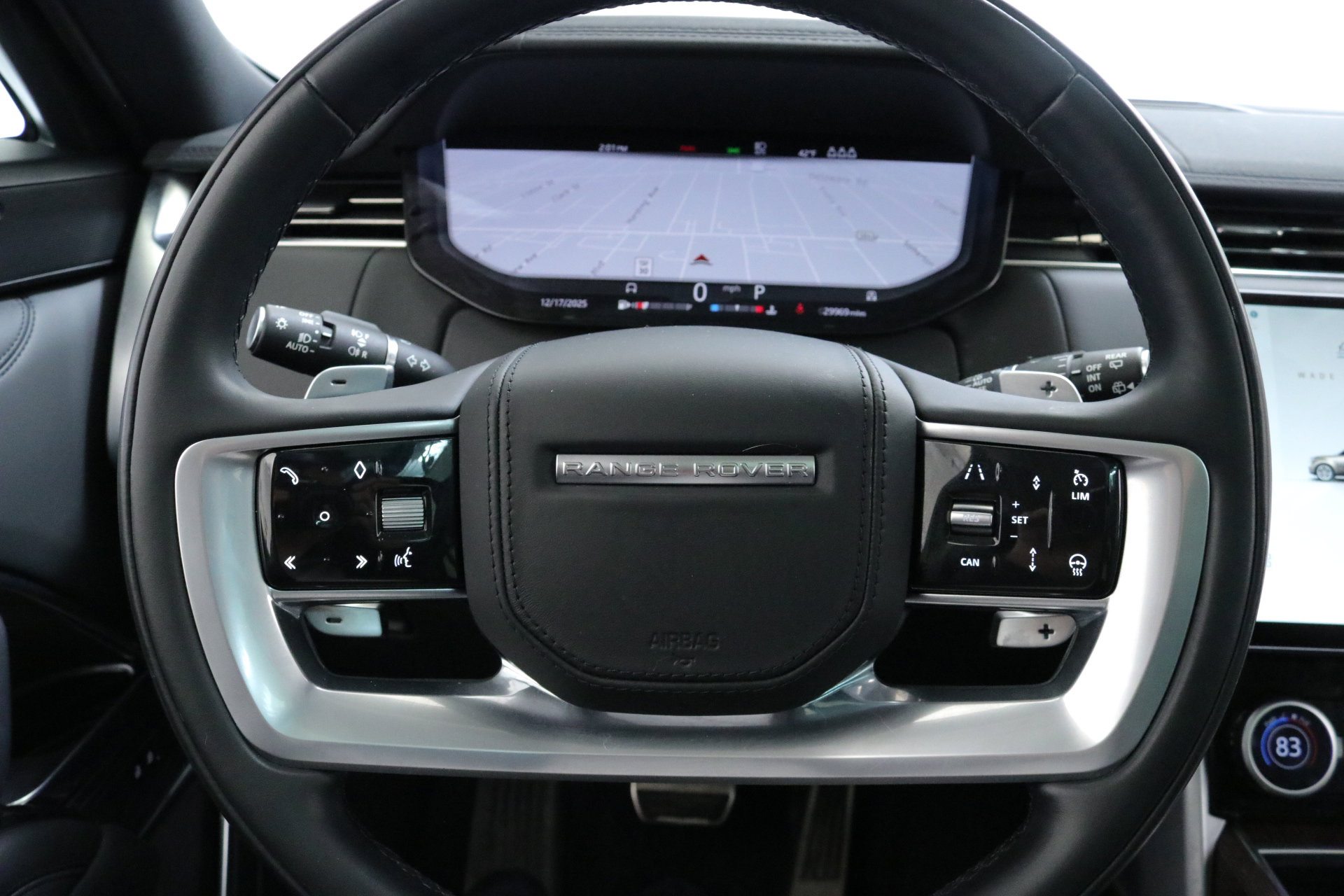 Used 2023 Land Rover Range Rover SE image 12