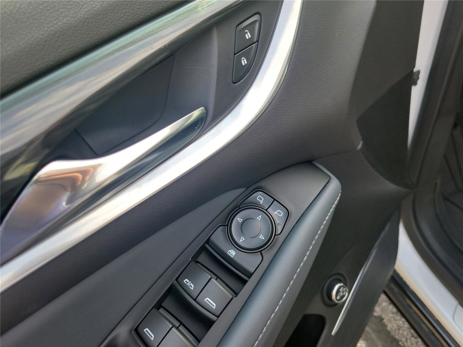 Used 2024 Buick Enclave Essence w/ Sport Touring Edition FWD image 22