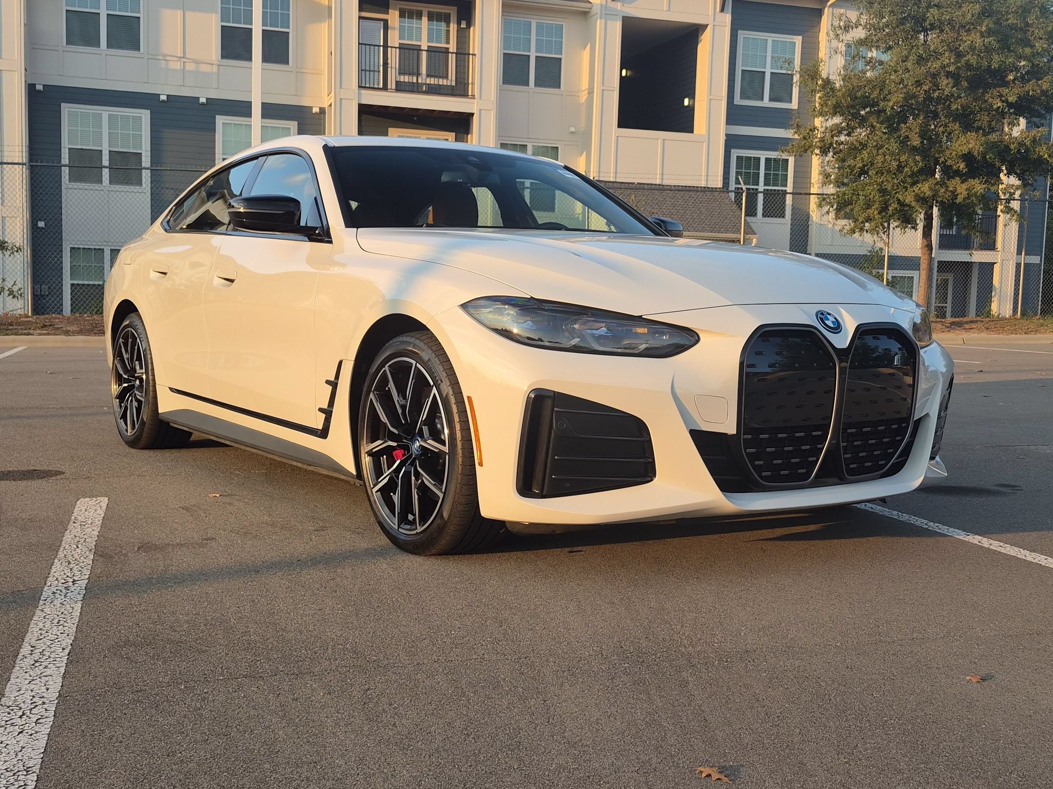 Used 2023 BMW i4 eDrive40 w/ M Sport Package RWD image 1