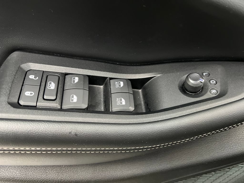 Used 2024 Jeep Grand Cherokee Altitude RWD image 15