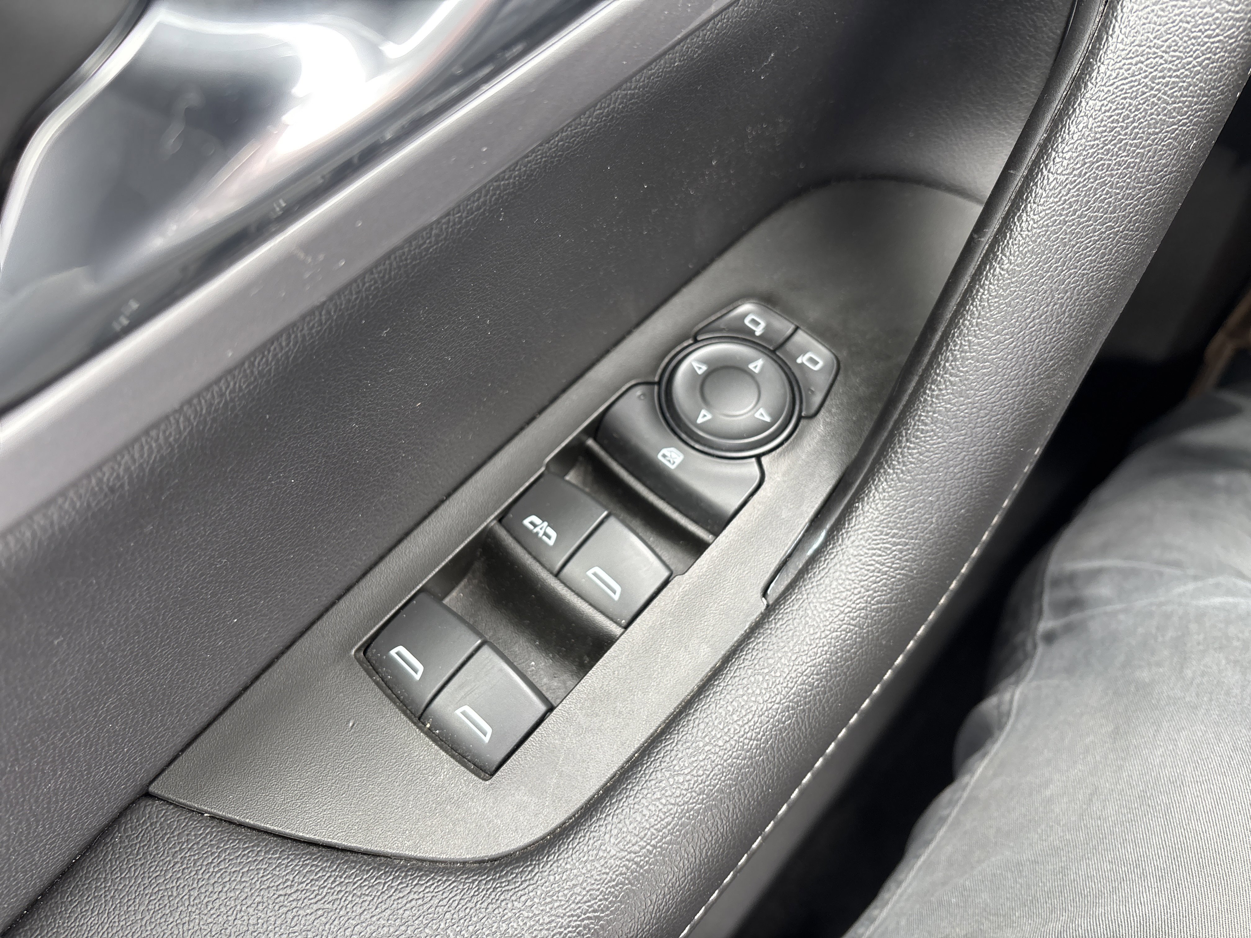 Used 2024 Chevrolet Blazer LT image 15