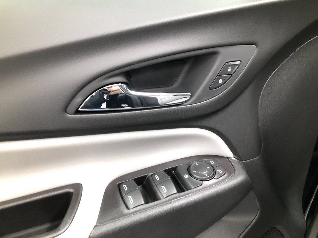 Used 2020 Chevrolet Equinox LS FWD image 13