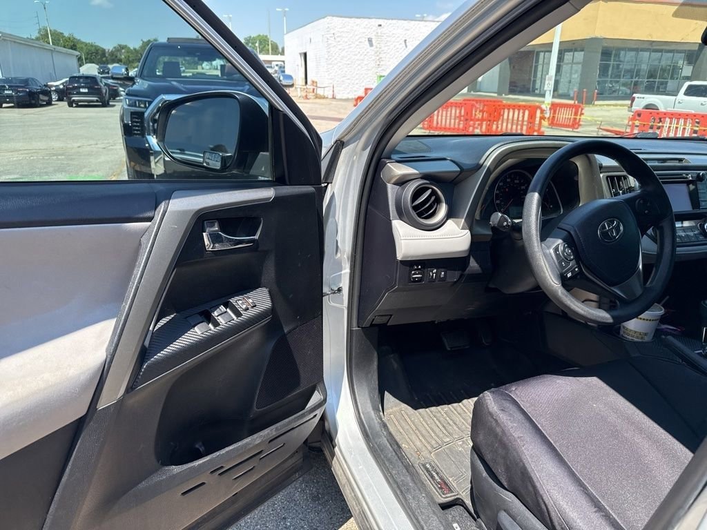 Used 2014 Toyota RAV4 XLE FWD image 24
