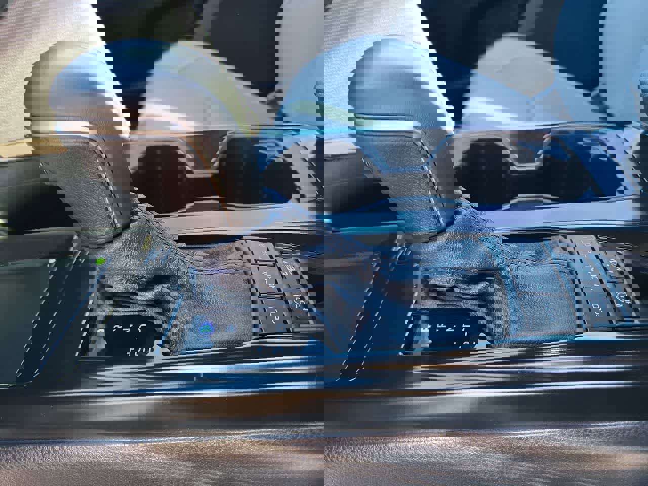 Used 2025 Toyota Camry SE w/ Convenience Package image 21