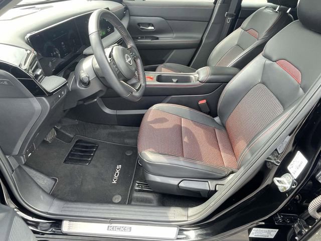 Used 2025 Nissan Kicks SR w/ Illumination Package FWD image 13