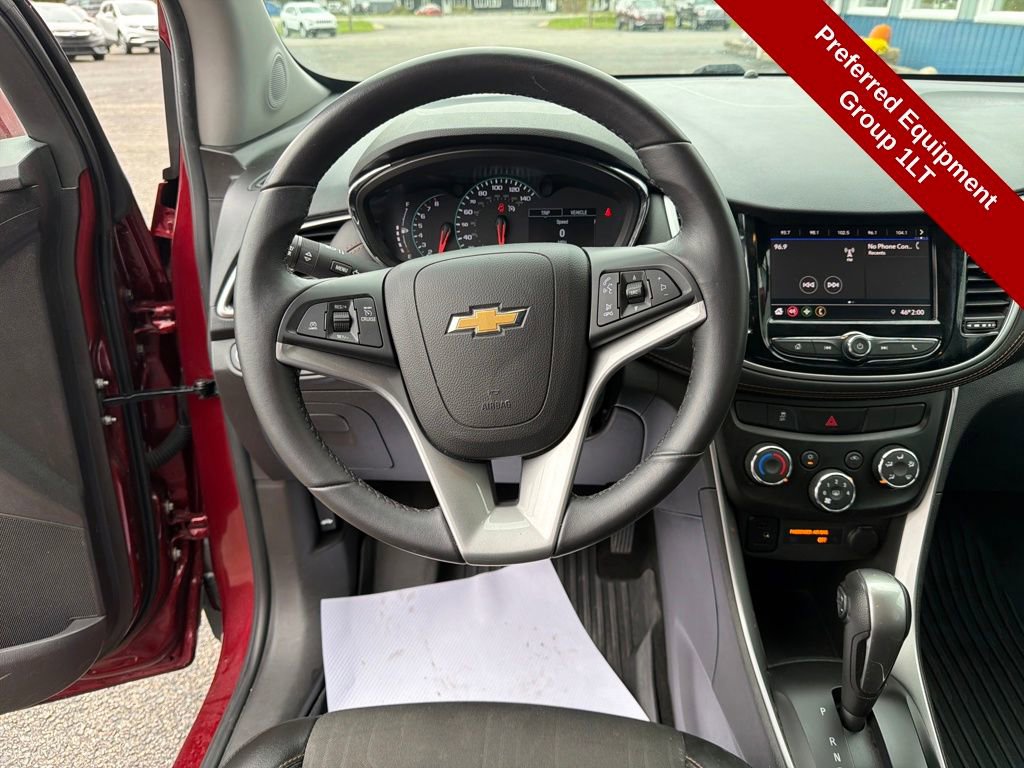 Used 2021 Chevrolet Trax LT w/ LT Convenience Package image 17