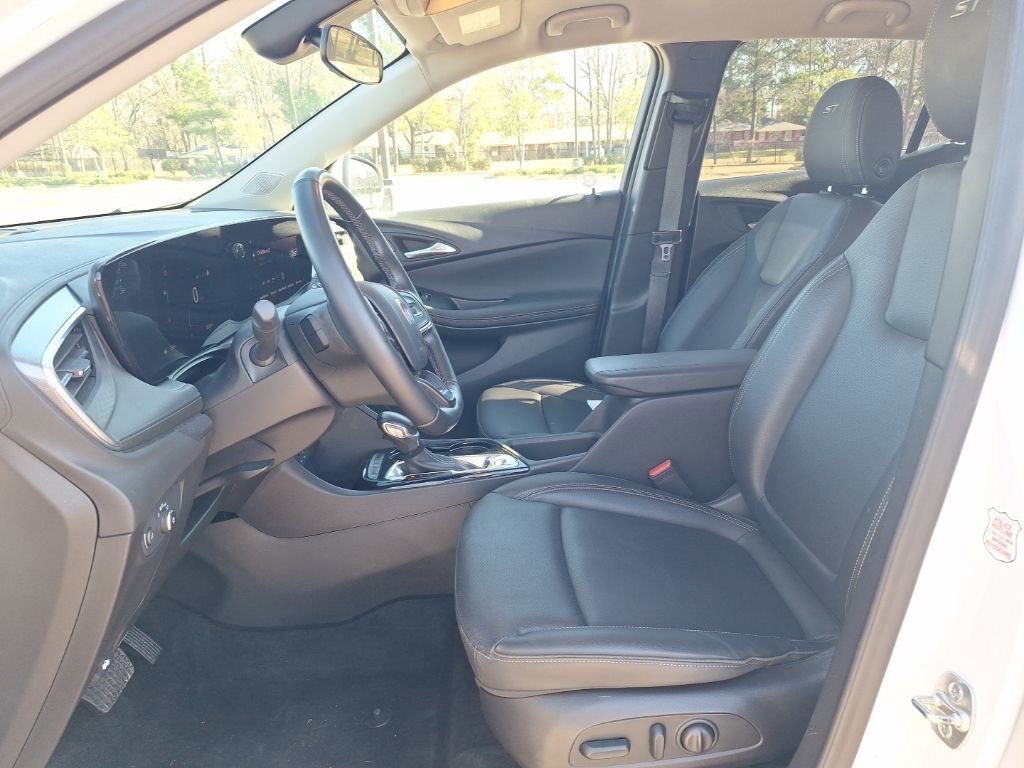 Certified 2024 Buick Encore GX Sport Touring w/ Comfort Package image 23