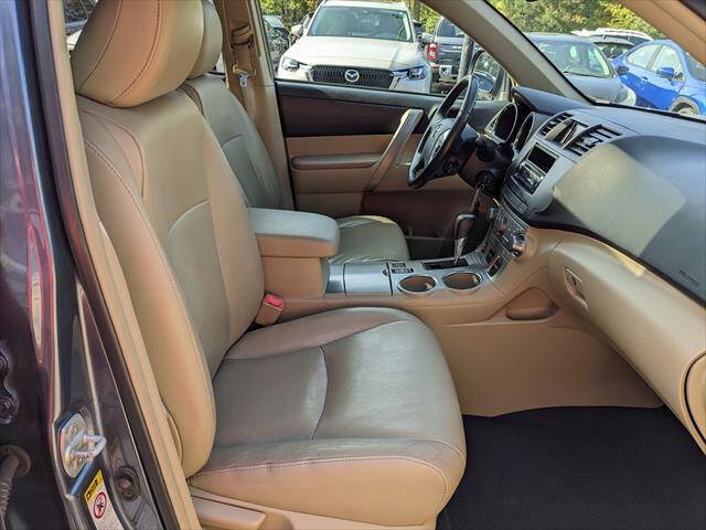 Used 2012 Toyota Highlander SE w/ Tow Pkg AWD/4WD image 22