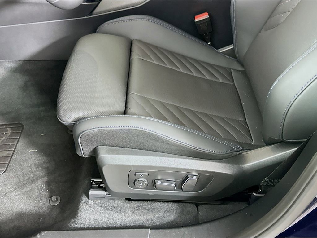 Used 2025 BMW X3 xDrive30i w/ Premium Package image 23