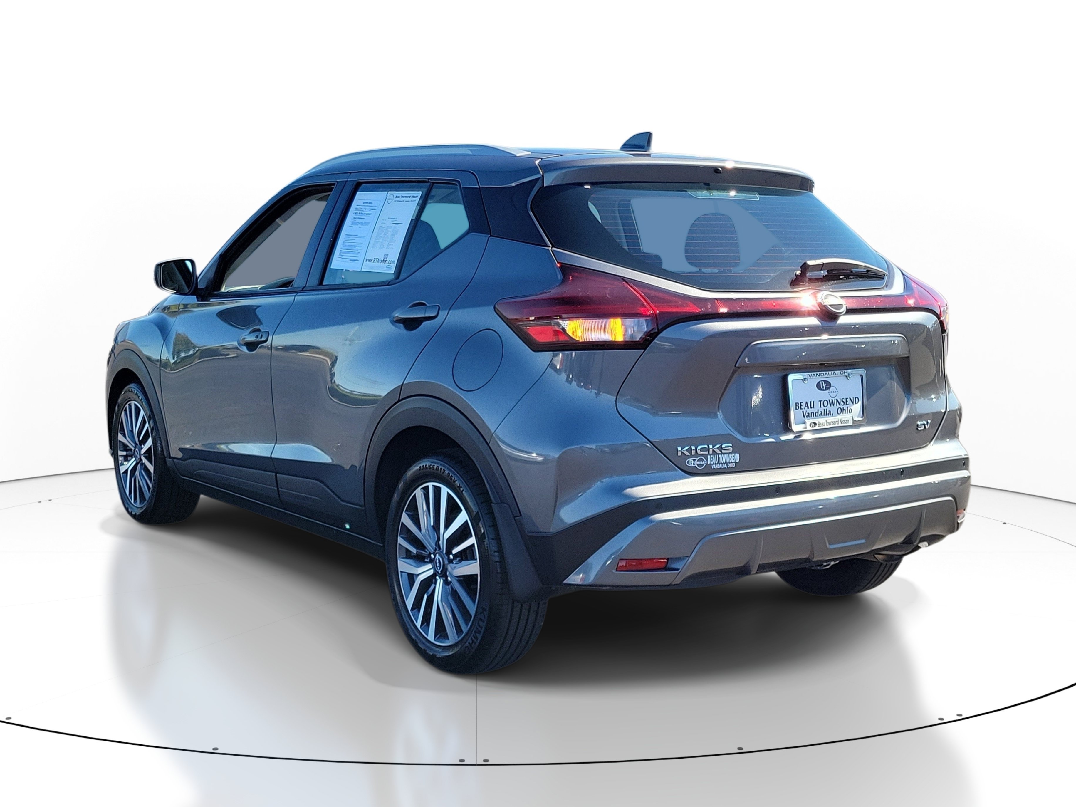 Certified 2023 Nissan Kicks SV FWD image 3