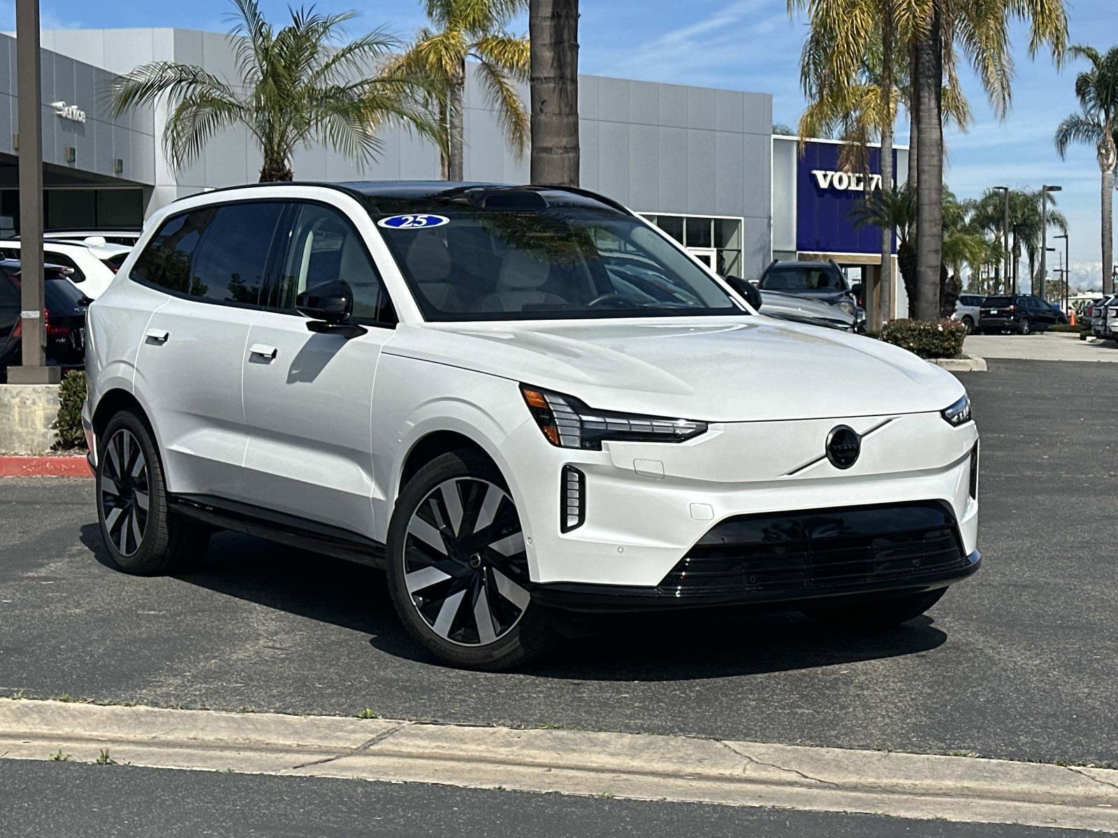 Certified 2025 Volvo EX90 Ultra image 1