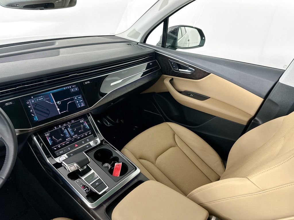 Used 2020 Audi Q7 3.0T Premium Plus image 24