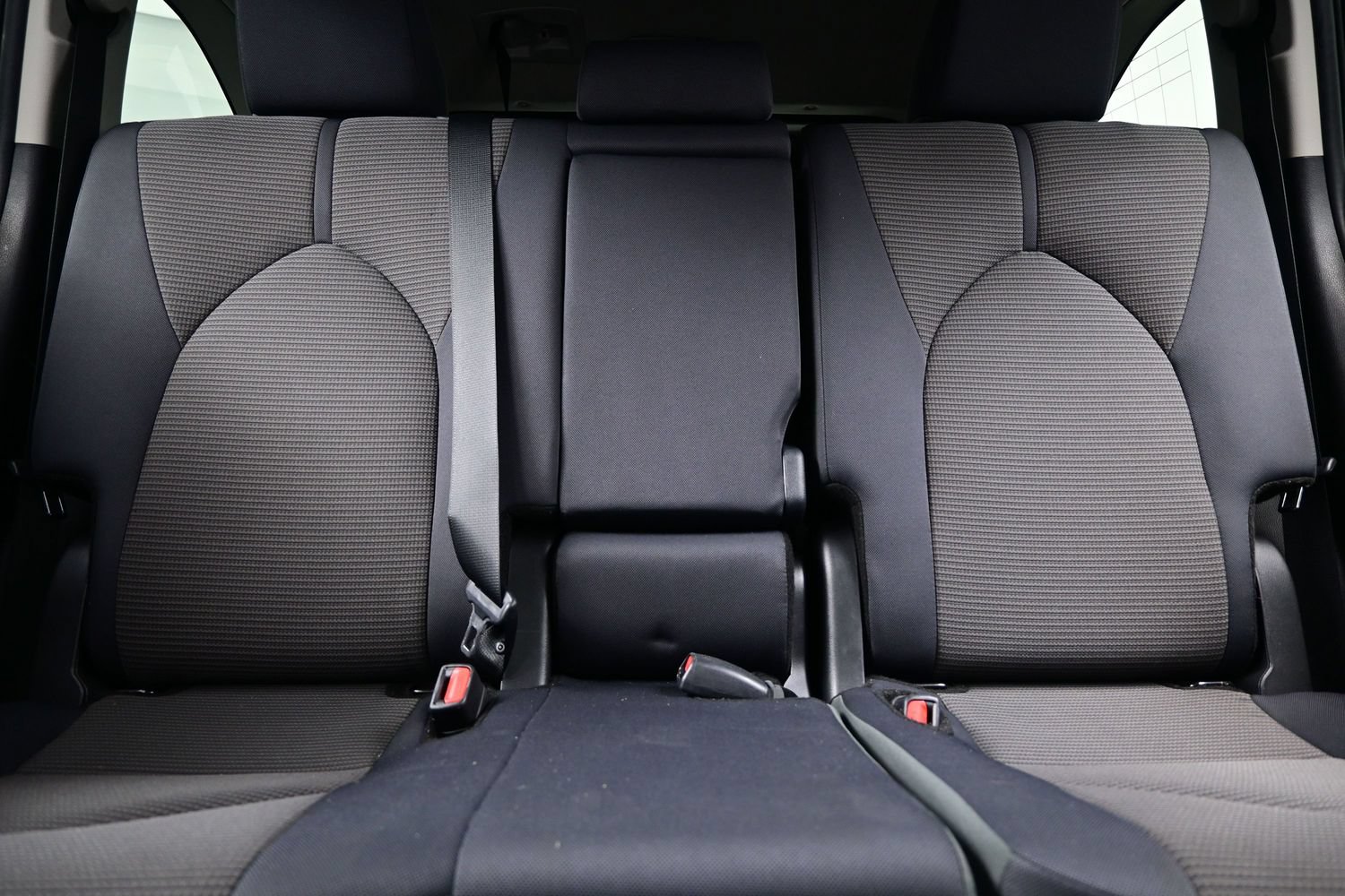 Used 2024 Toyota Highlander LE FWD image 16