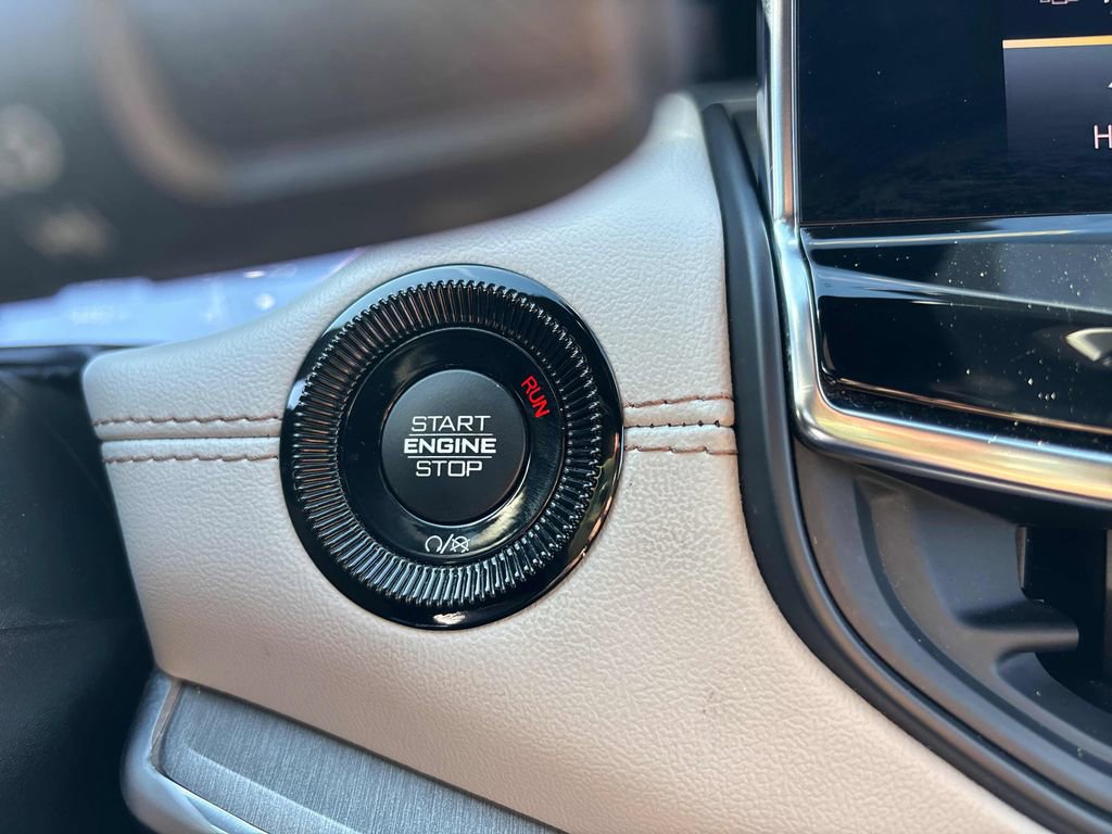 Used 2024 Jeep Compass Limited image 20