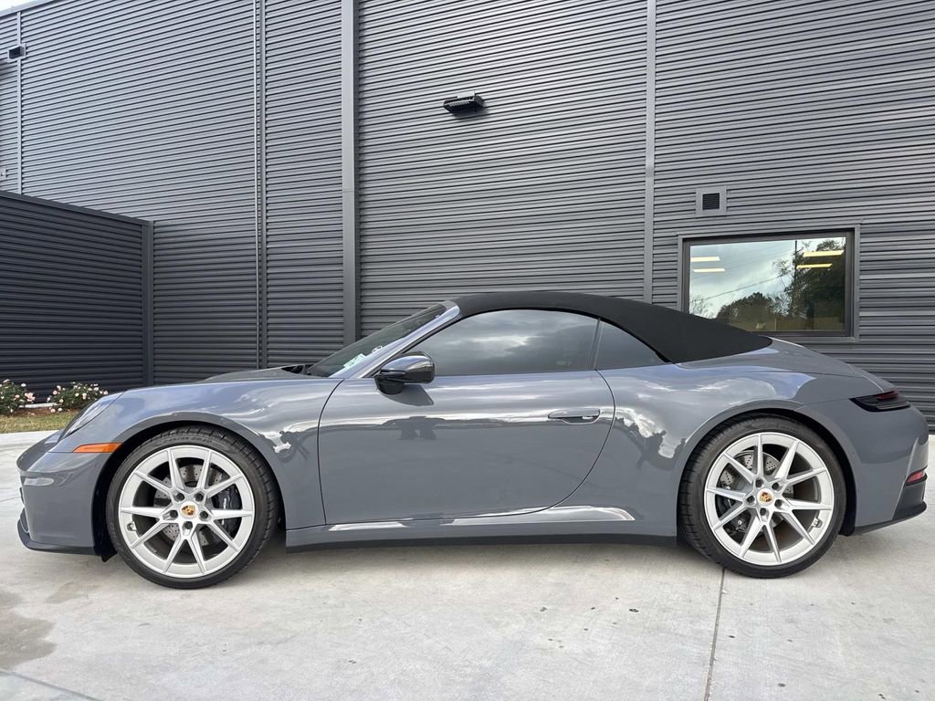 Used 2025 Porsche 911 Carrera image 2