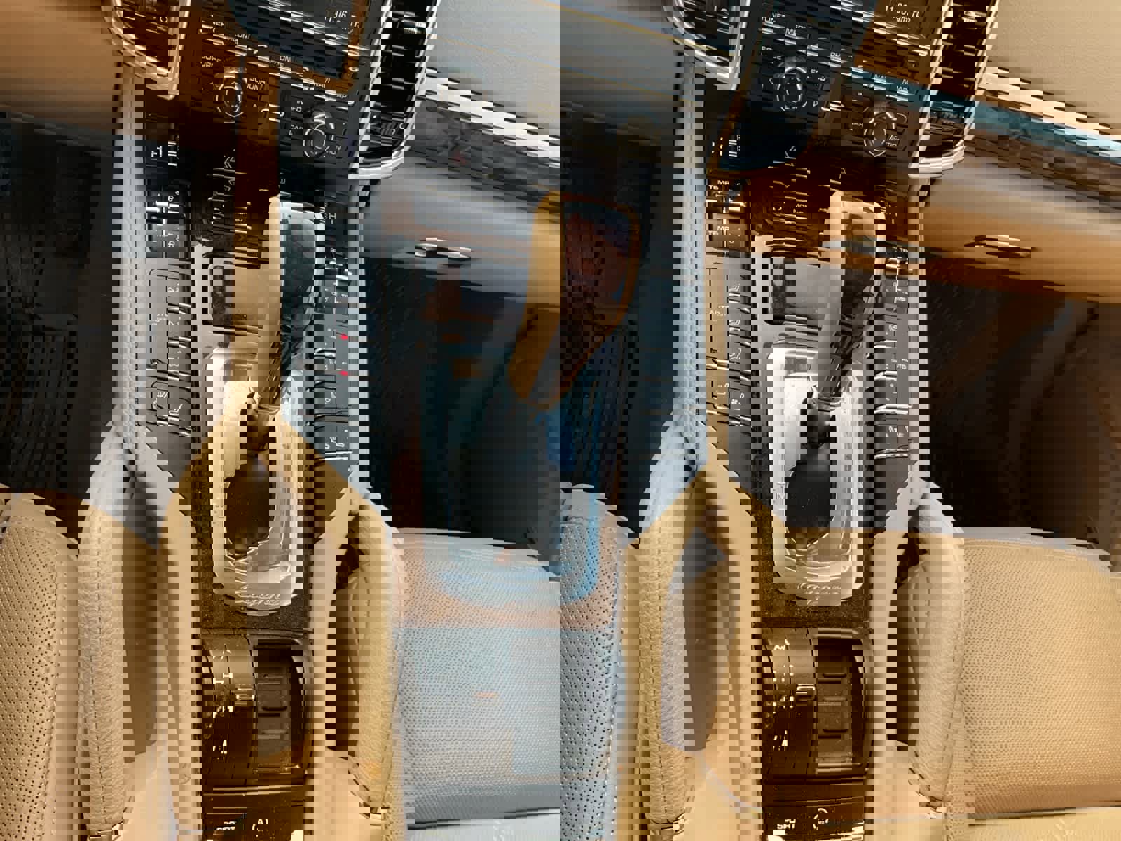 Used 2013 Porsche Cayenne image 24