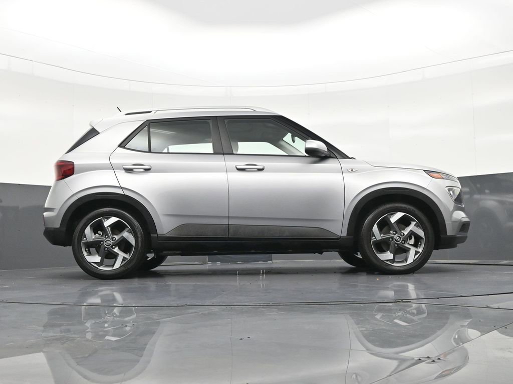 Used 2023 Hyundai Venue SEL w/ Cargo Package FWD image 29