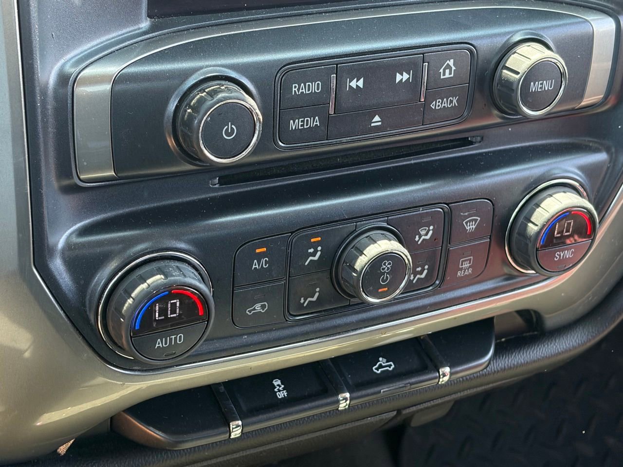 Used 2018 Chevrolet Silverado 1500 LT w/ All Star Edition RWD image 7