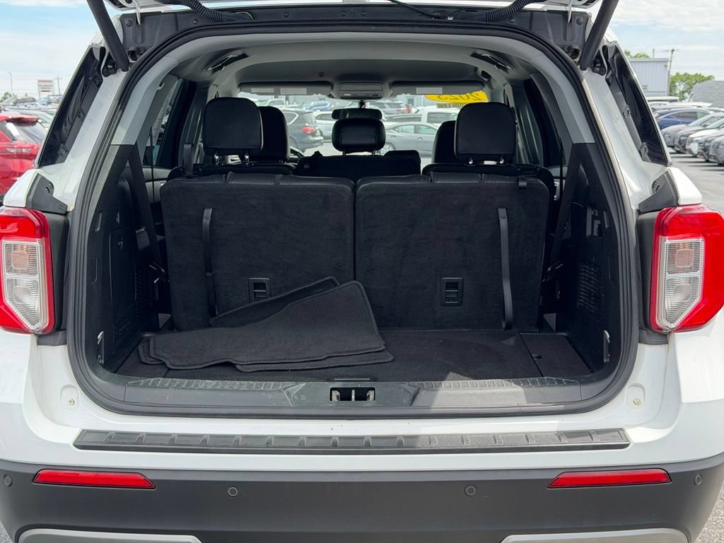 Used 2023 Ford Explorer XLT w/ Equipment Group 202A AWD/4WD image 40