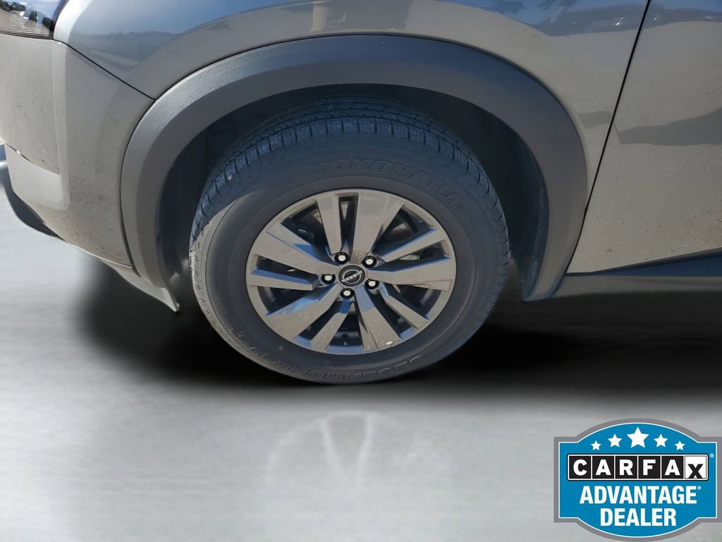 Used 2025 Nissan Pathfinder SV image 19