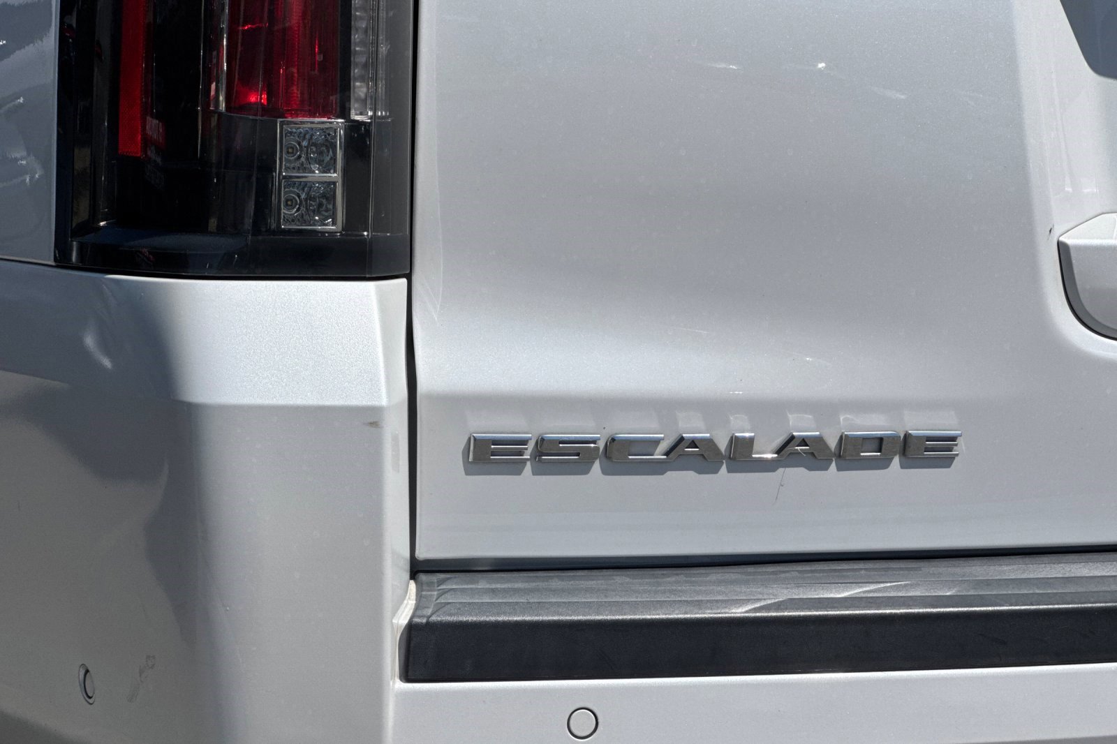 Used 2017 Cadillac Escalade Premium Luxury image 27