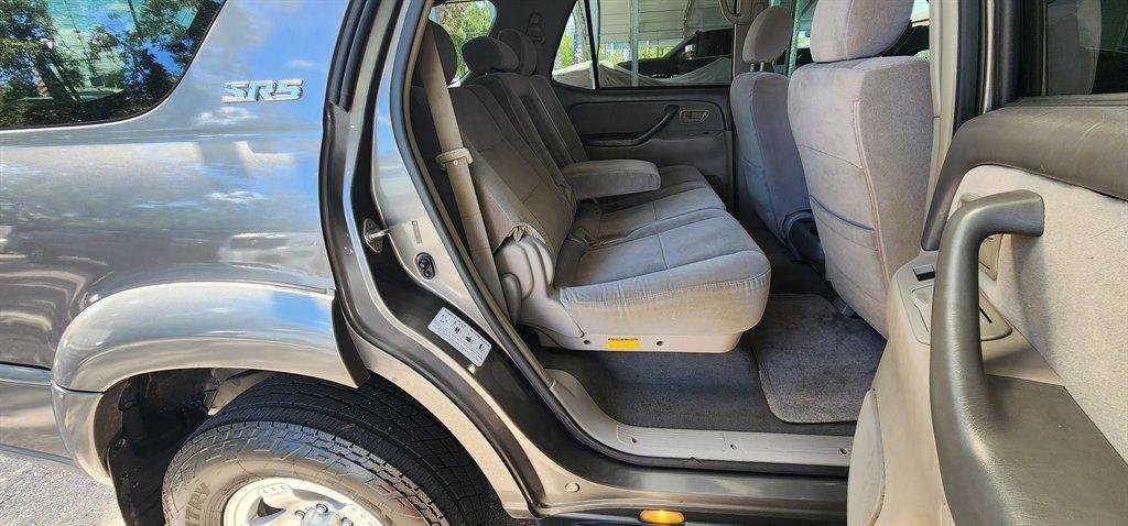 Used 2006 Toyota Sequoia SR5 RWD image 23