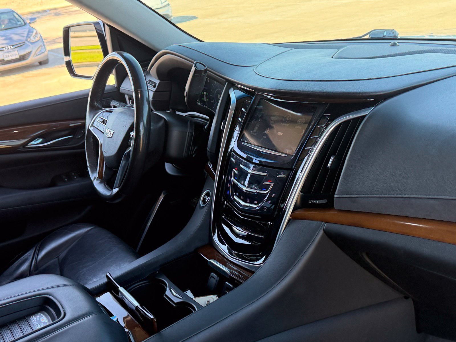 Used 2020 Cadillac Escalade Luxury RWD image 55