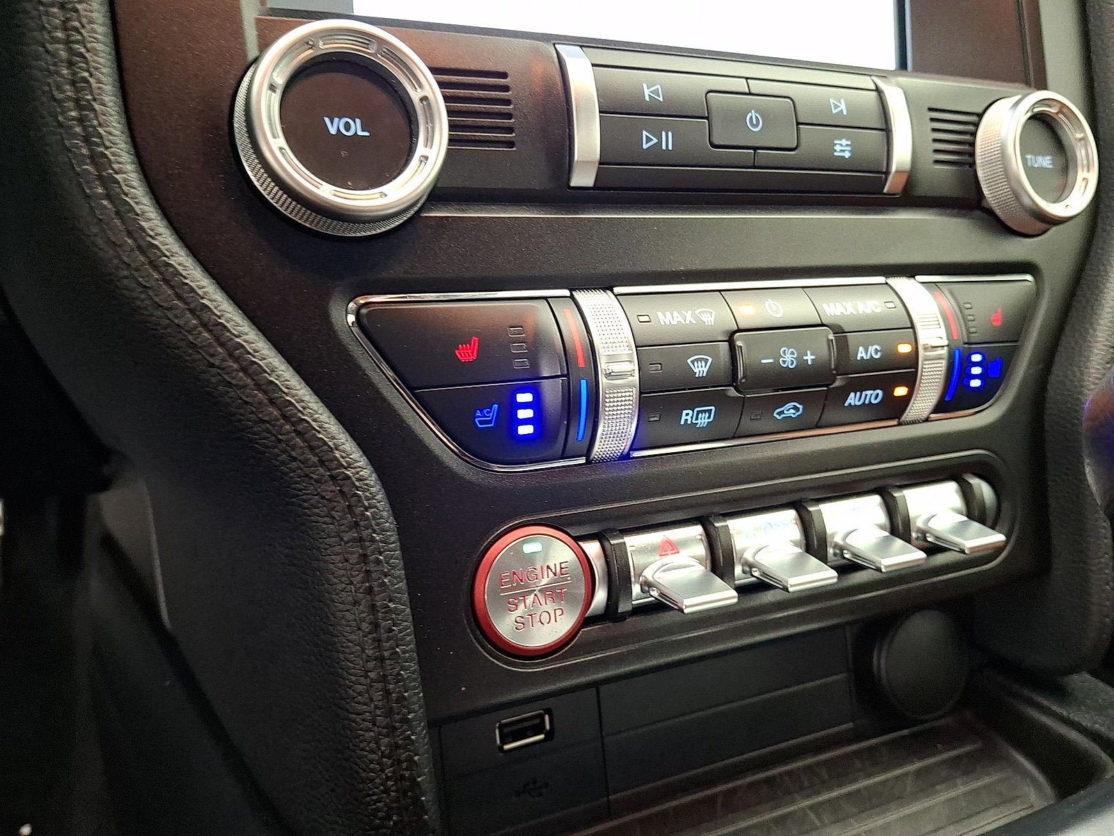 Used 2022 Ford Mustang Premium w/ Ford Safe & Smart Package RWD image 11