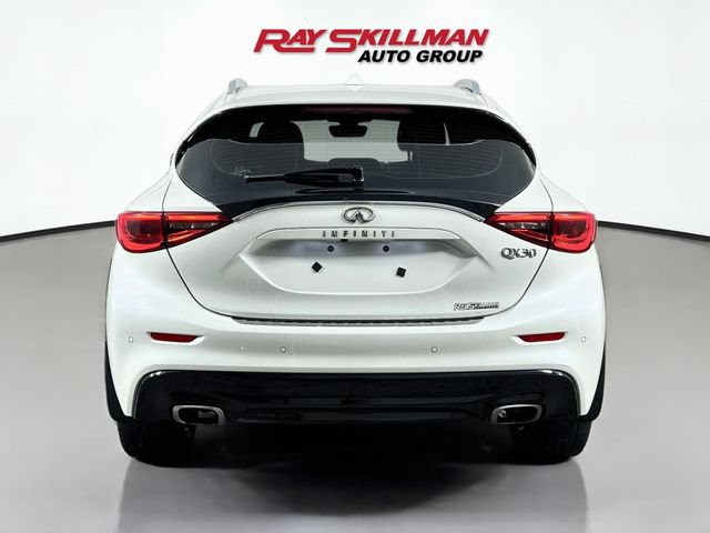 Used 2017 INFINITI QX30 Premium w/ Navigation Package FWD image 6