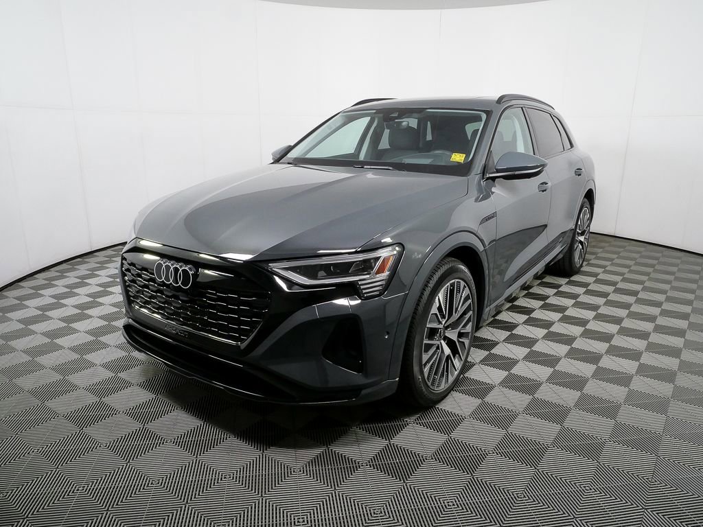 Used 2024 Audi Q8 e-tron Prestige w/ Prestige Package image 28