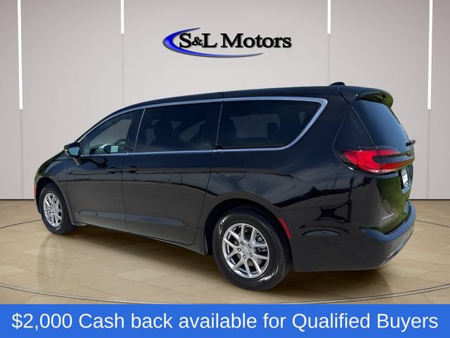 New 2027 Chrysler Pacifica Select FWD image 8