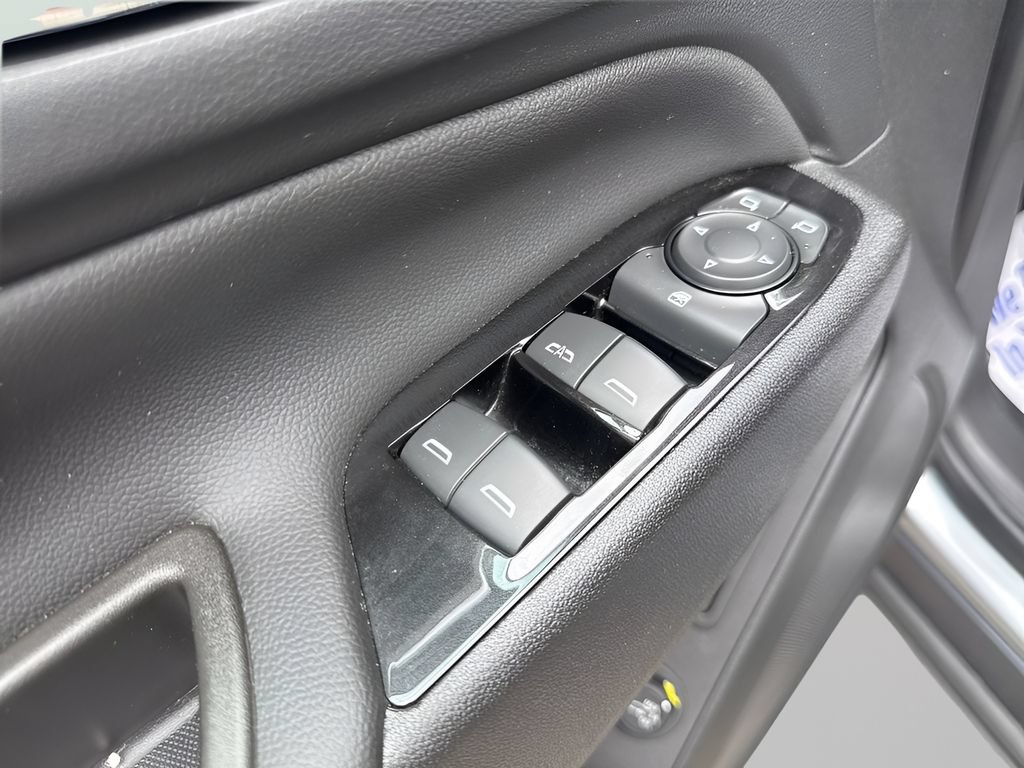 Used 2023 Chevrolet Equinox Premier AWD/4WD image 19