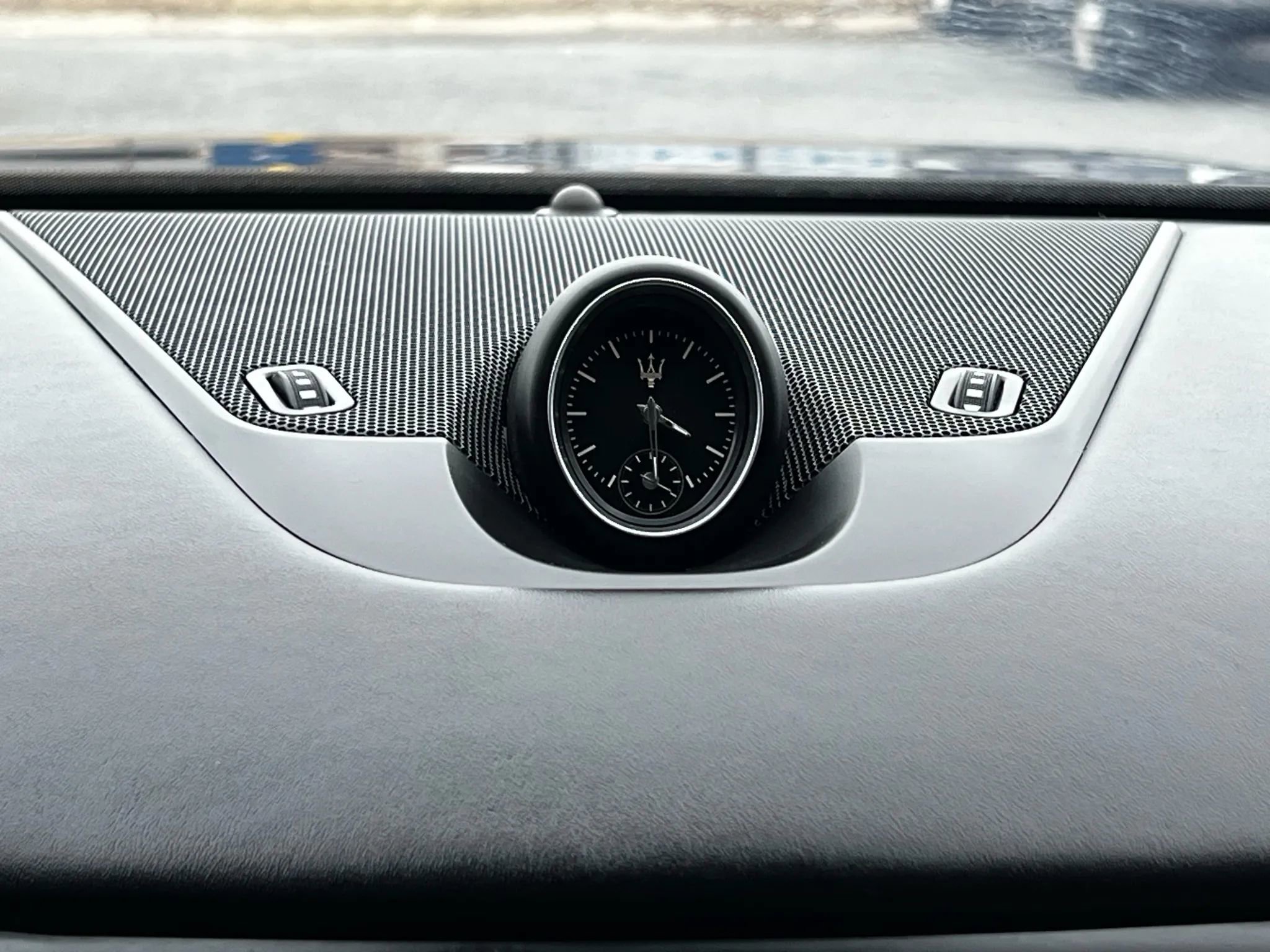 Used 2018 Maserati Levante GranLusso image 18