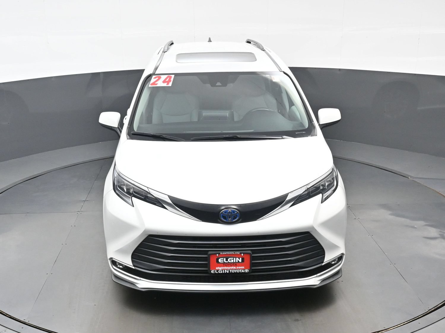 Used 2024 Toyota Sienna XLE AWD/4WD image 37