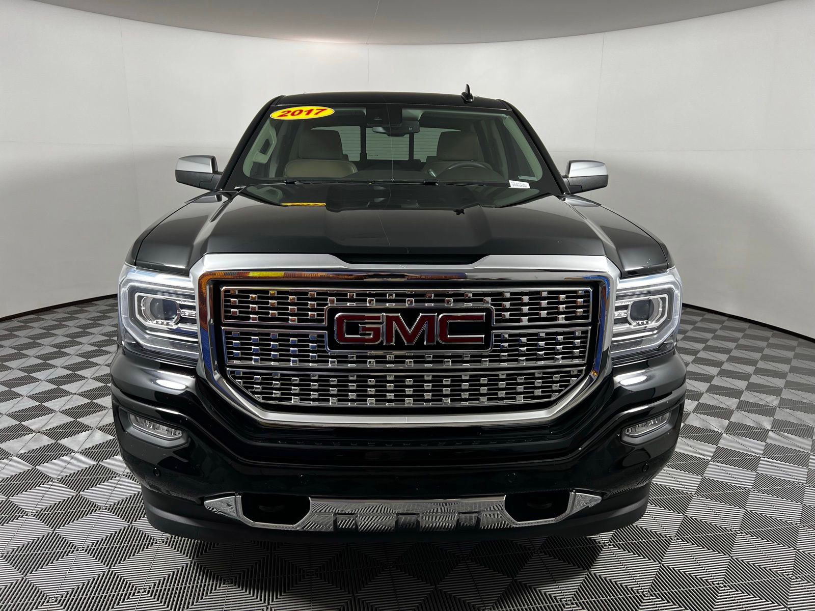 Used 2017 GMC Sierra 1500 Denali w/ Denali Ultimate Package AWD/4WD image 2