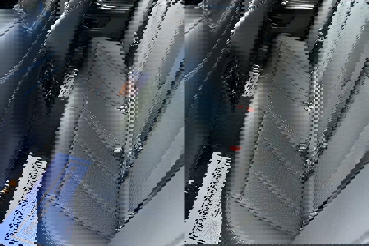 Used 2024 BMW 330i Sedan image 10