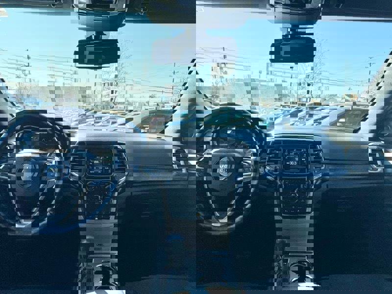 Used 2016 Jeep Grand Cherokee Laredo w/ Quick Order Package 23E image 10