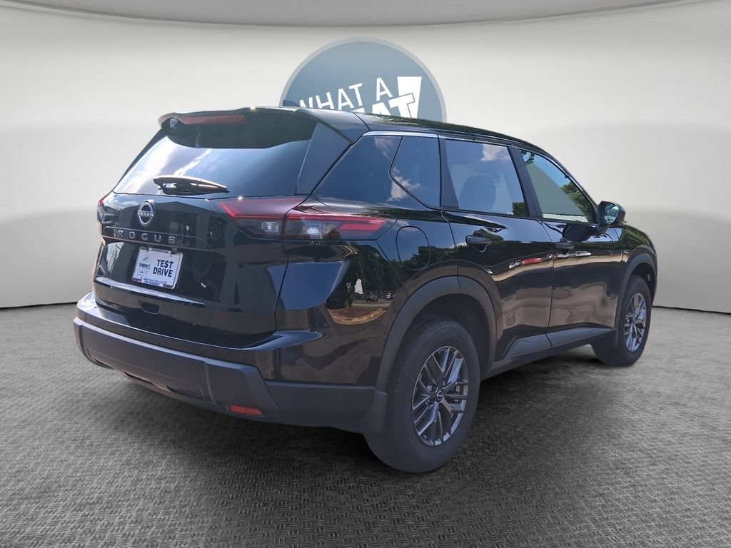 Used 2026 Nissan Rogue S FWD image 3