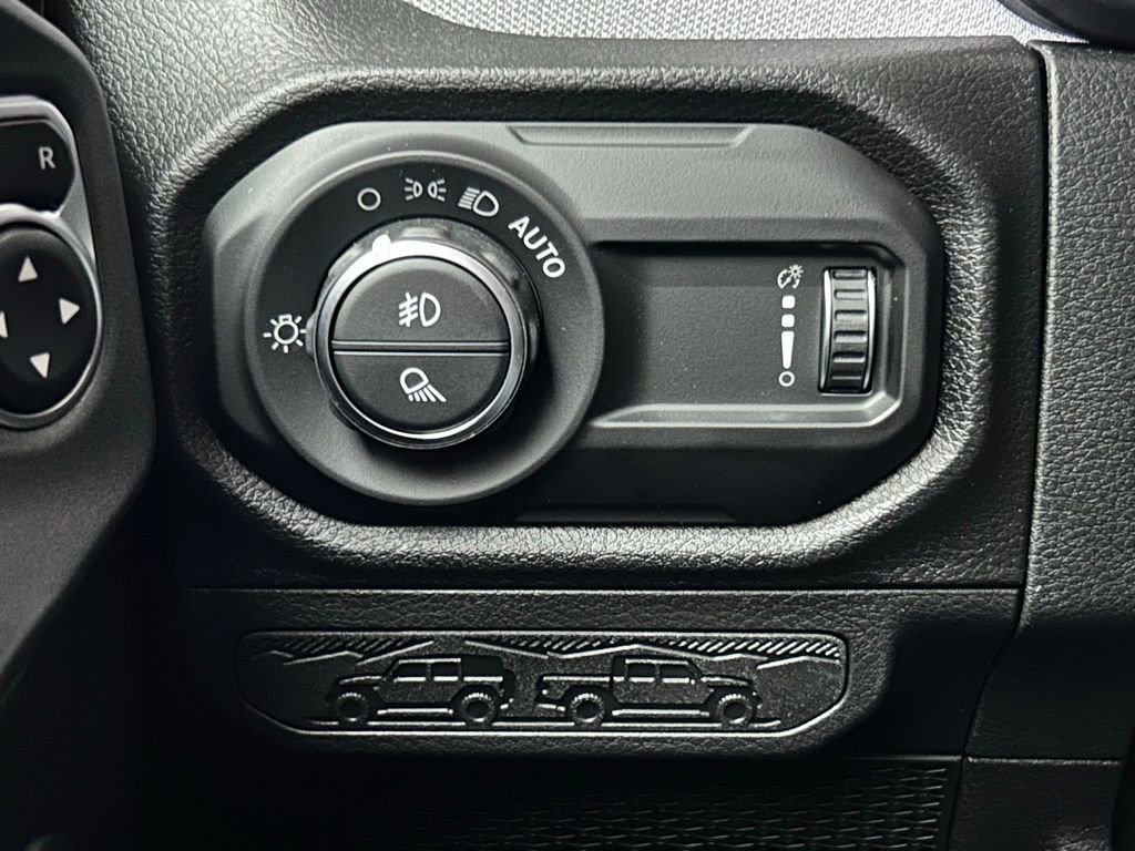 New 2025 Jeep Gladiator Sport image 22