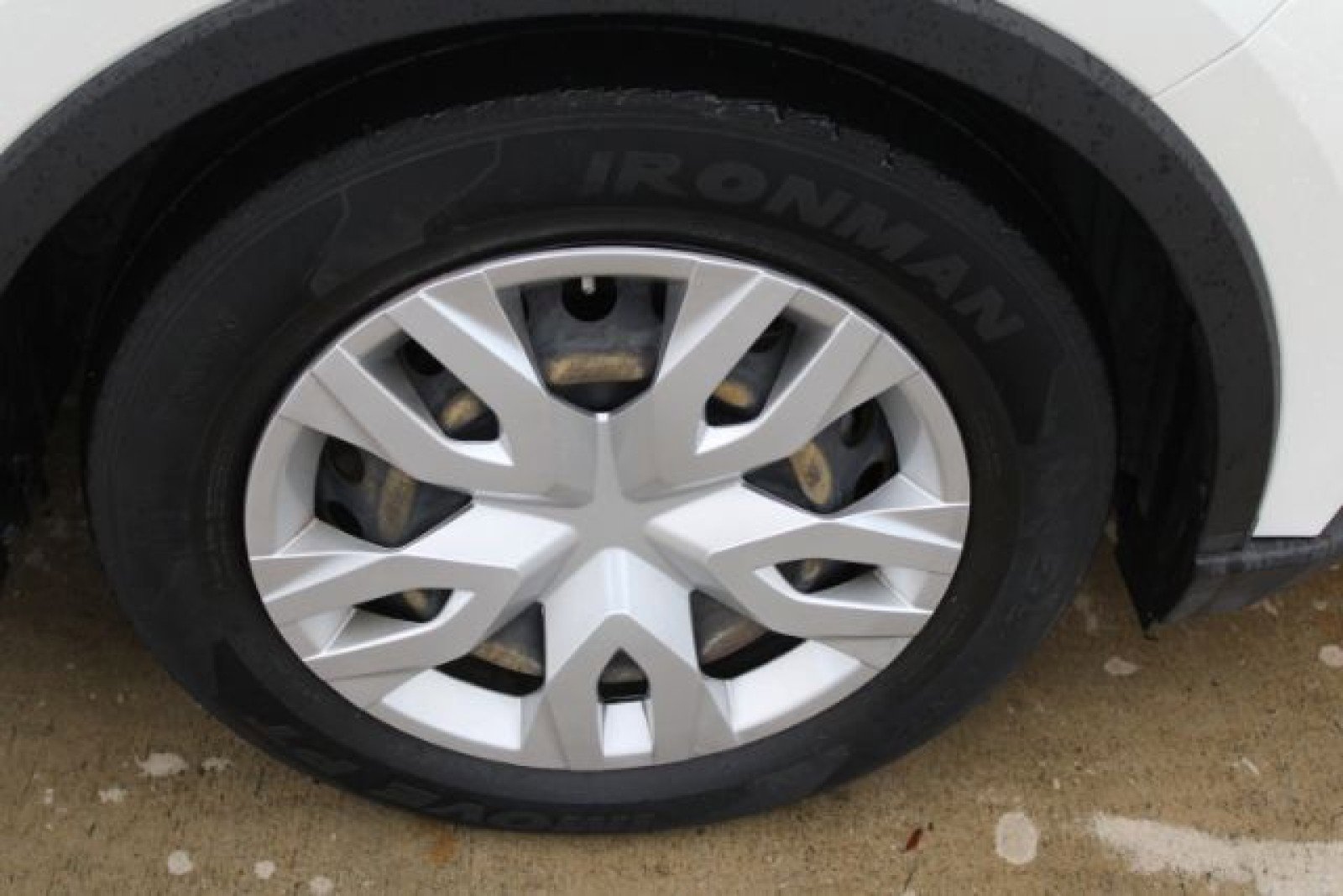 Used 2020 Toyota C-HR LE image 25