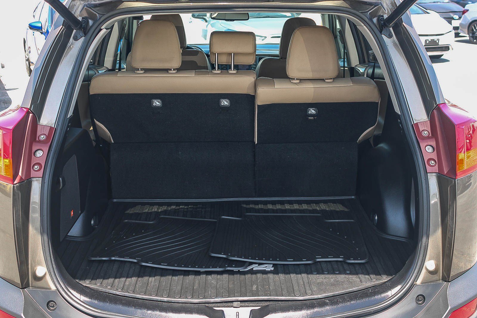 Used 2014 Toyota RAV4 Limited AWD/4WD image 26