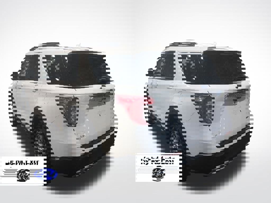 Used 2023 Ford Explorer XLT w/ Equipment Group 202A image 9